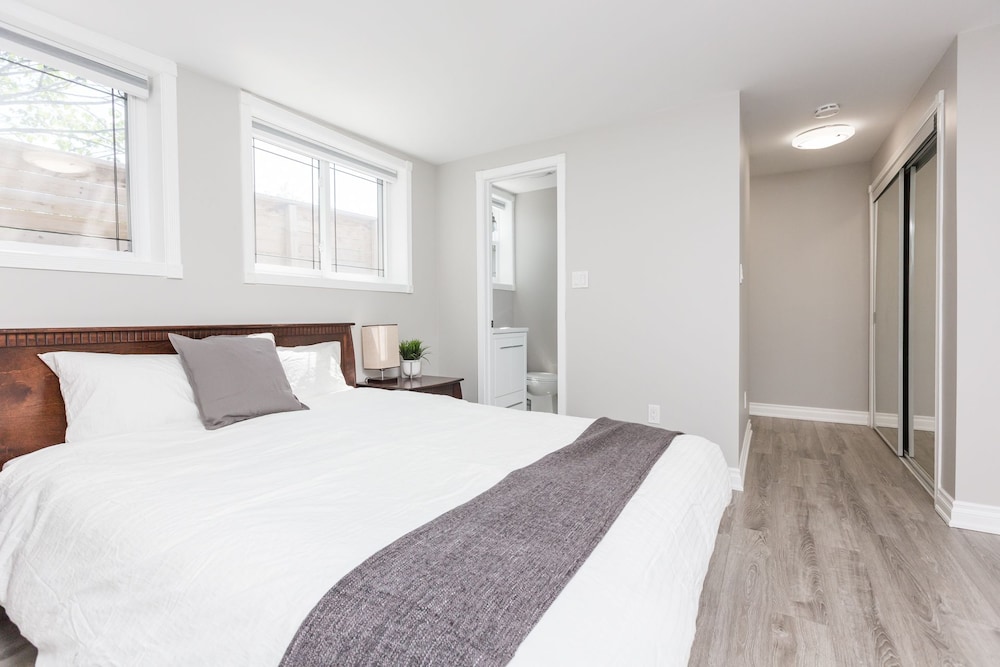 Applewood Suites - Annex Coachhouse Loft-3