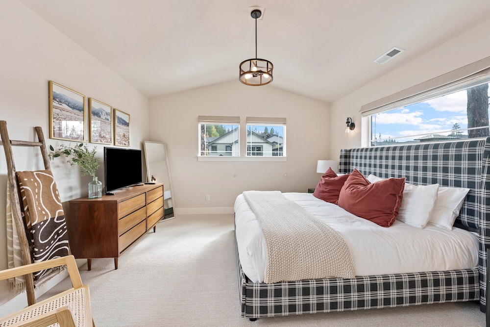 S'more Bend 4 Bedroom Home