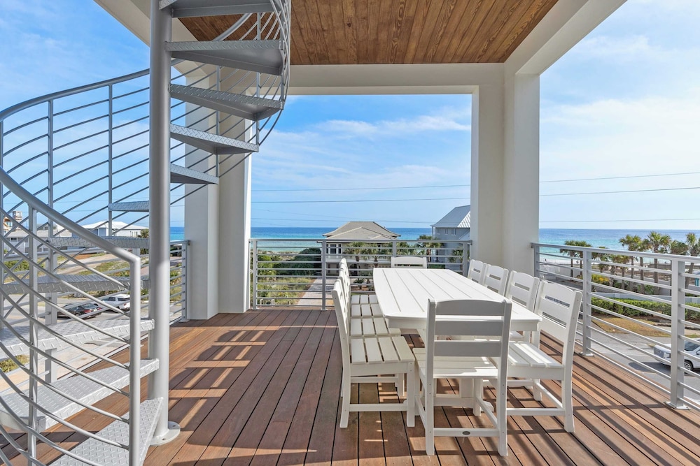 30A Beach Getaway by Avantstay Gulf Views + Pool Golf Cart + Bonfires