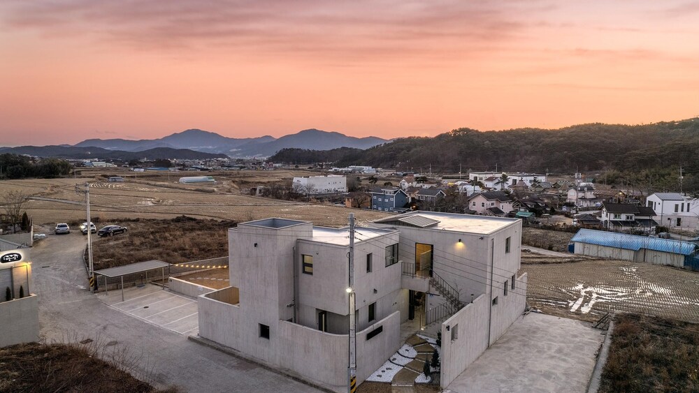 Gyeongju EL Poolvilla Pension view 5