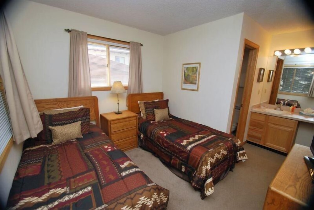 Snowdance Condo 2 Bedroom Apartment by Key to the Rockies