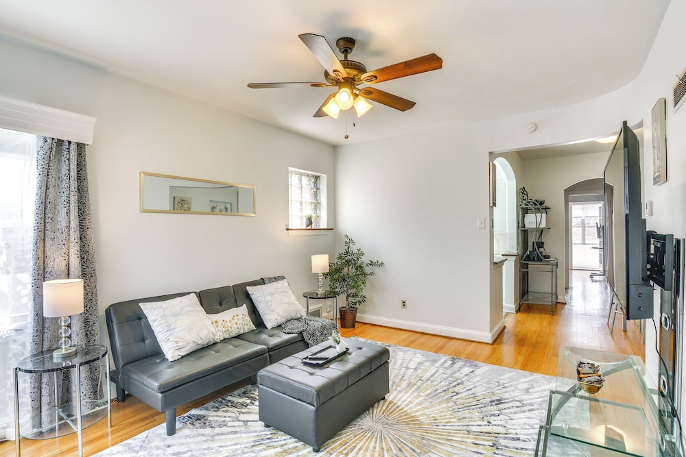 10 Mi to Downtown St Louis: Convenient Apartment!