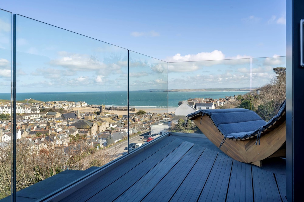 Uno - St Ives view 4