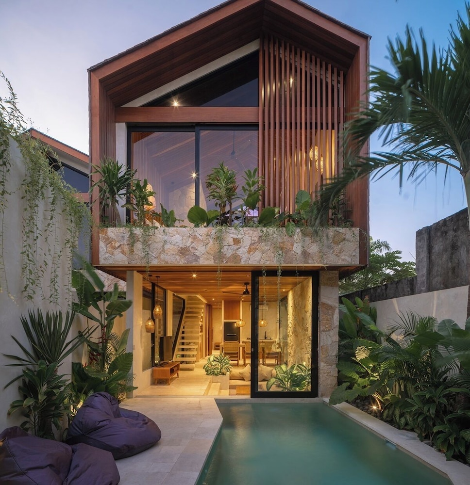 Blacksand Villas Echo Beach