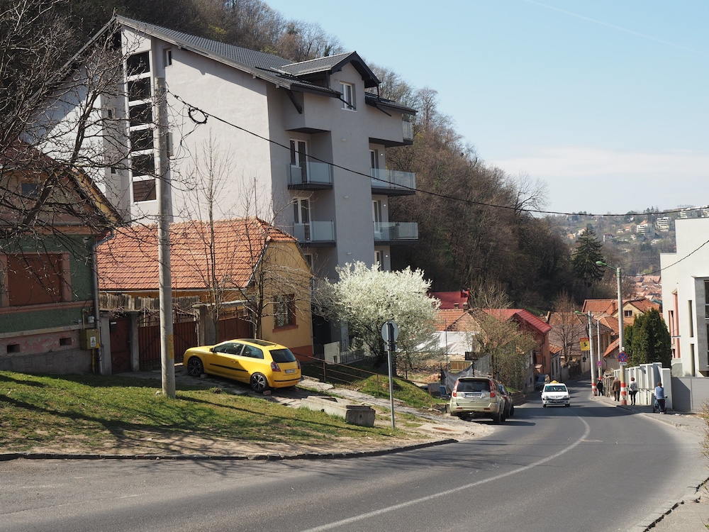 Hill Residence