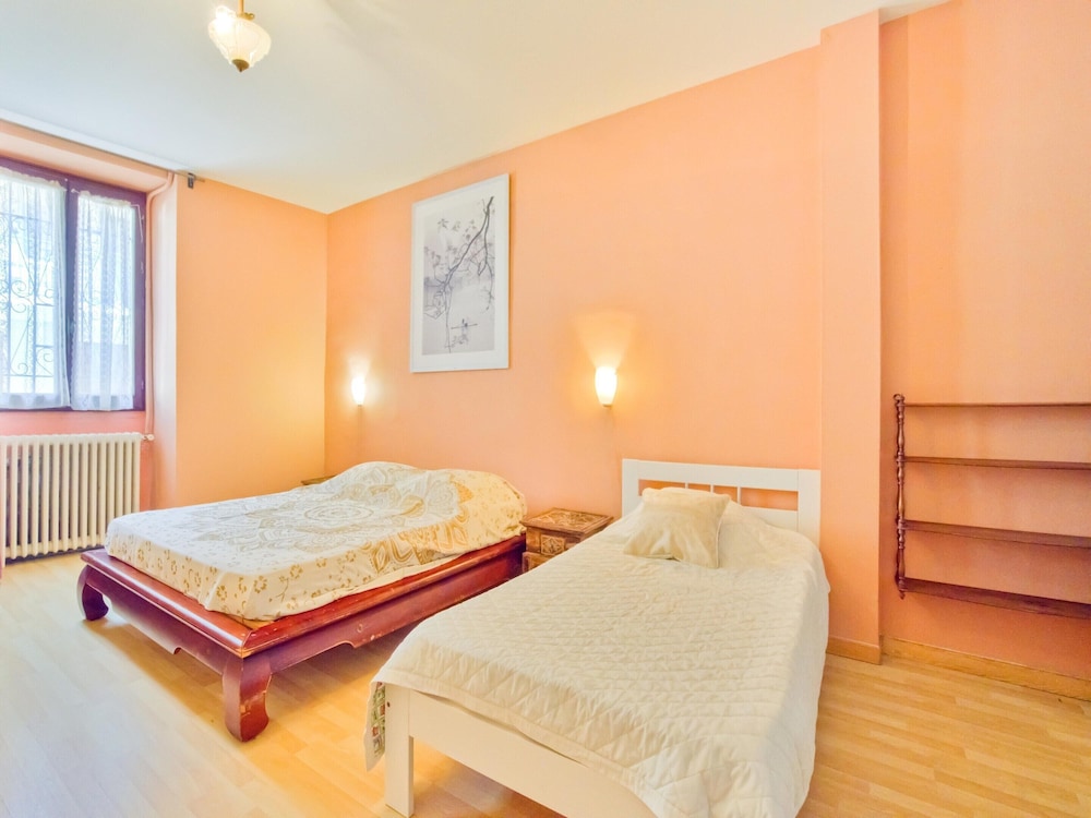 Vintage Retreat by the Vis