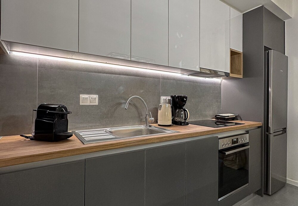 LIV - Modern Comfort Oasis in Pagrati