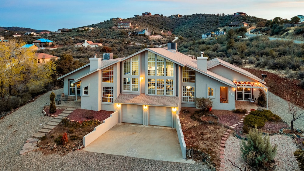 Prescott Valley Vacations - New Luxury Prescott Lynx B B 4k ft2 Sleeps 22 - Property Image 1