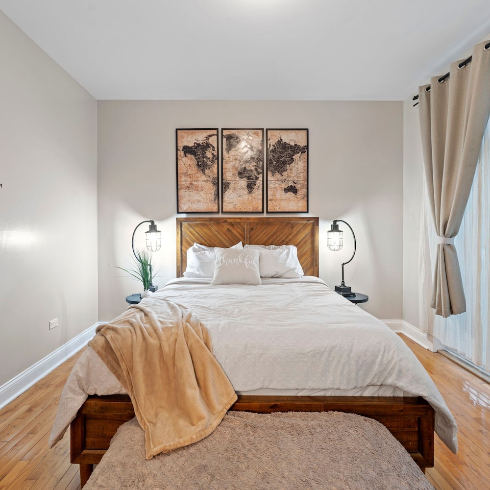 Spacious Luxury Retreat 8 Bed Oasis With 6 Baths