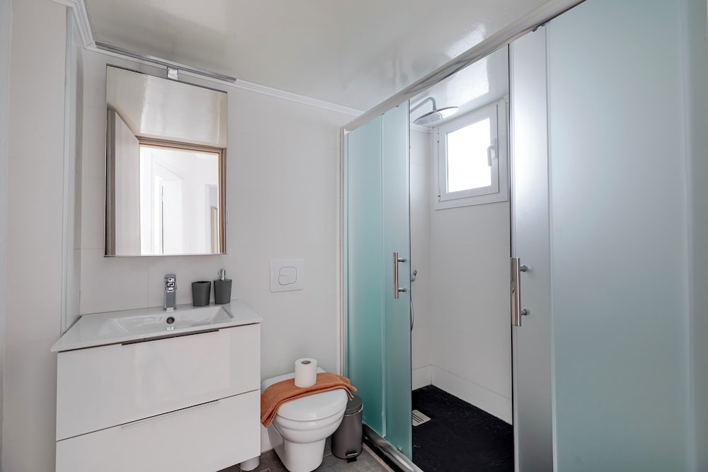 Arco - 2-BR Apt in the Heart of Athens