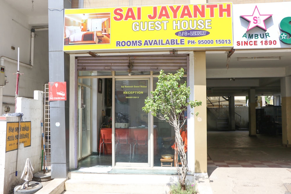 ULO Sai Jayanth Guest House view 3