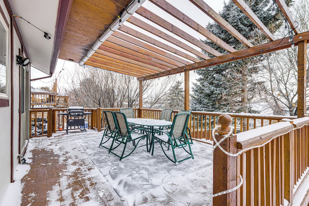 Fenced Yard, Patio: Family-friendly Pocatello Home