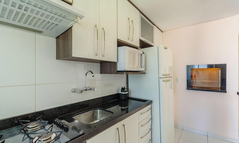 2 Bedroom Apartment w/ AC in PoA Rps0903