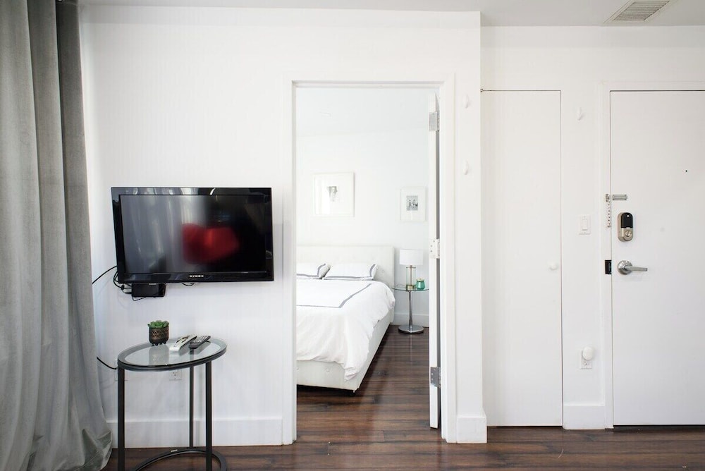 809 Midtown Apartments