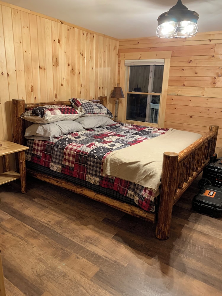 Back Lake Lodges Lazy Bear Cabin view 4