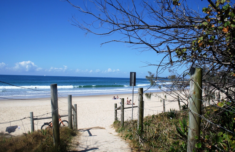 Alex Beach Cabins