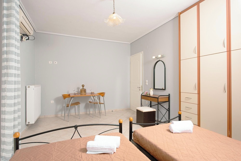 OLIA APARTMENTS LYGIA