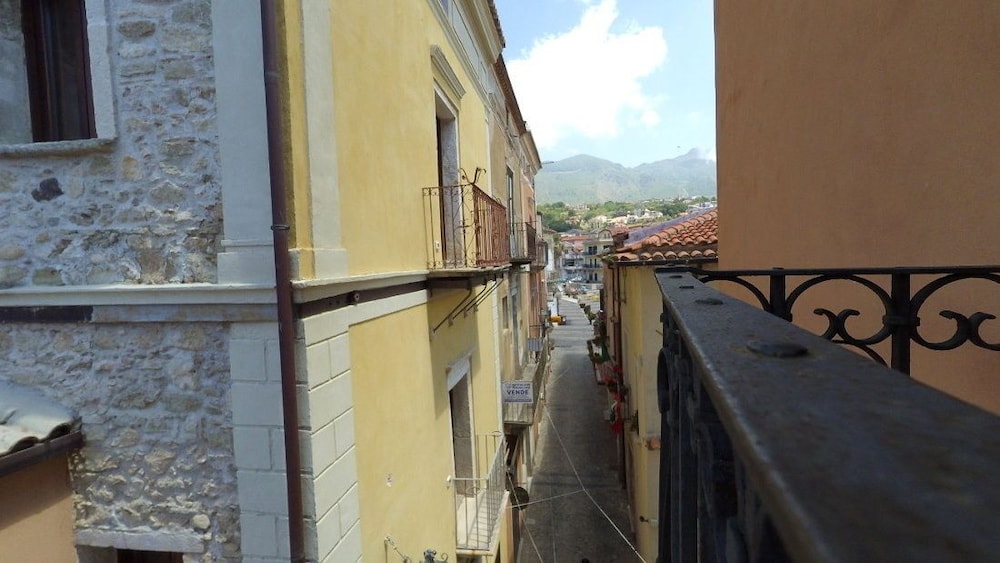 Caterina House