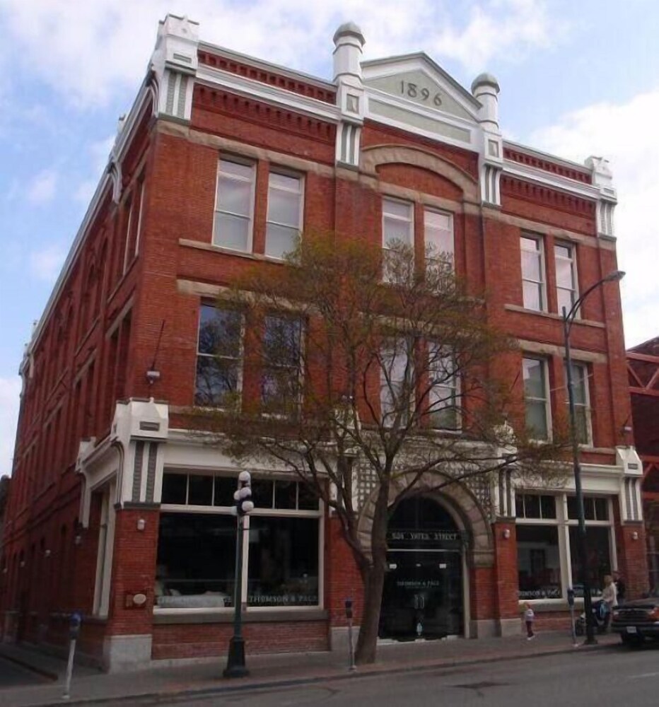 Central Victoria A Apartment - Image 1