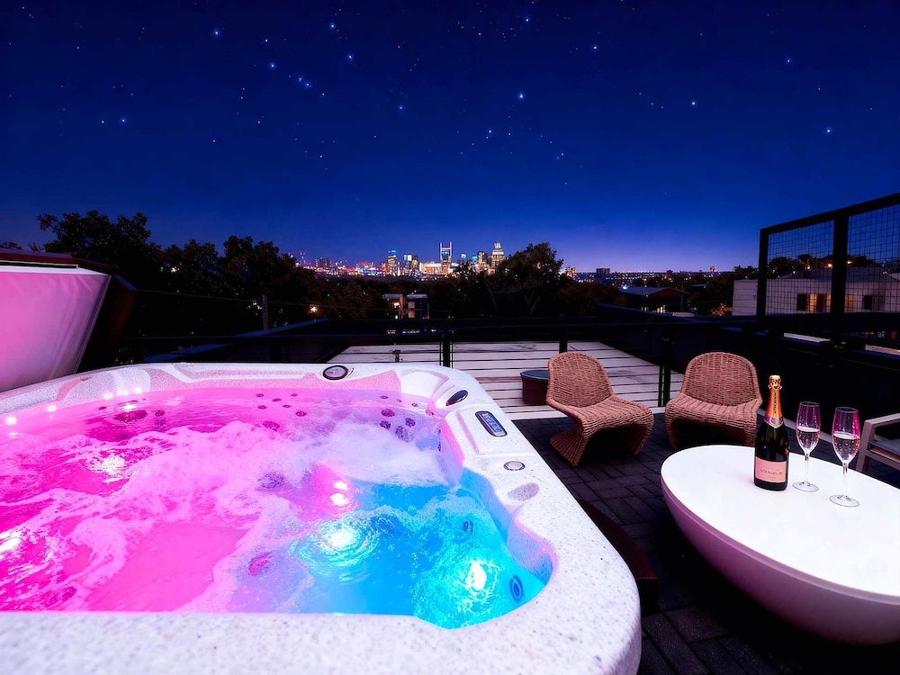 Nashville Retreat With Hot Tub Private Garage