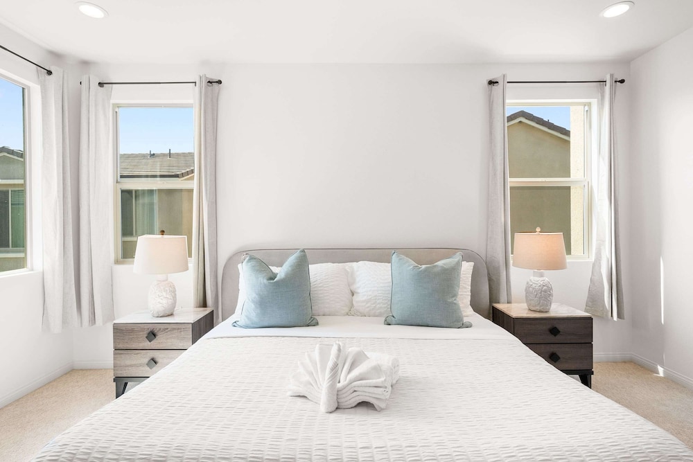@ Marbella Lane - Curated 5BR in Upscale RMV Haven