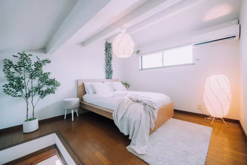 5BDR 1.5BA Osaka Castle House