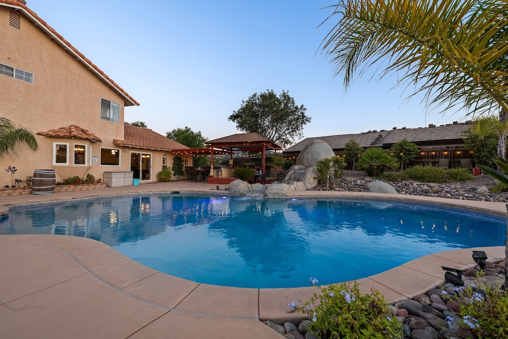 Chardonnay Charm by Avantstay Luxe Group Retreat w Pool Mins to Wineries