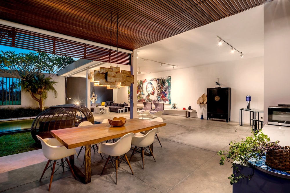 Loft Volcano by Alfred in Bali - Stylish 2 BR Loft w Pool Garden Ricefields View