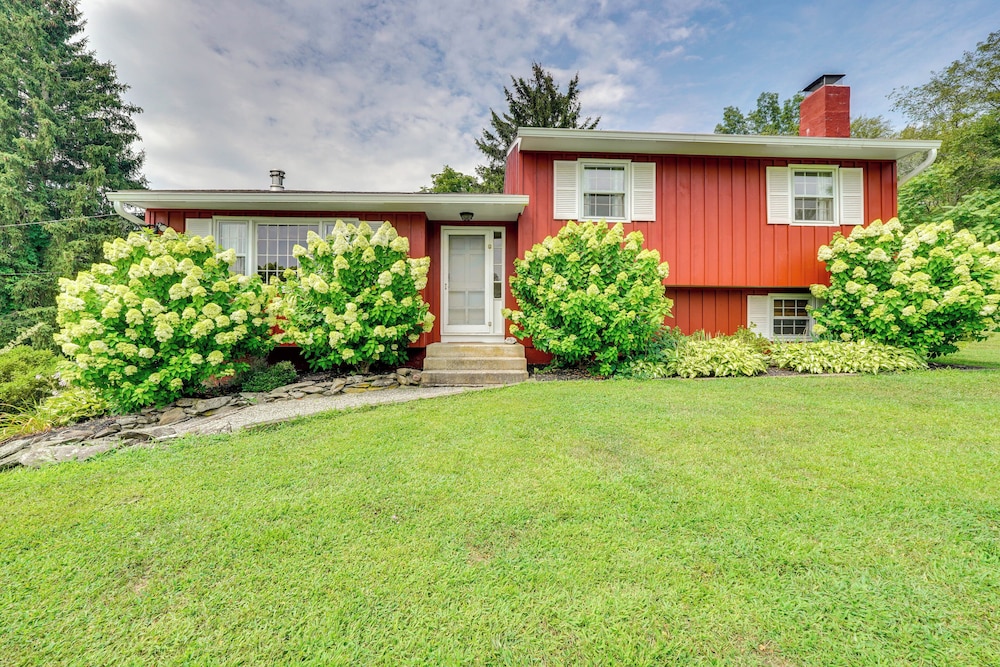 Hudson Valley Horse Farm Retreat in Salt Point - Property Image 15