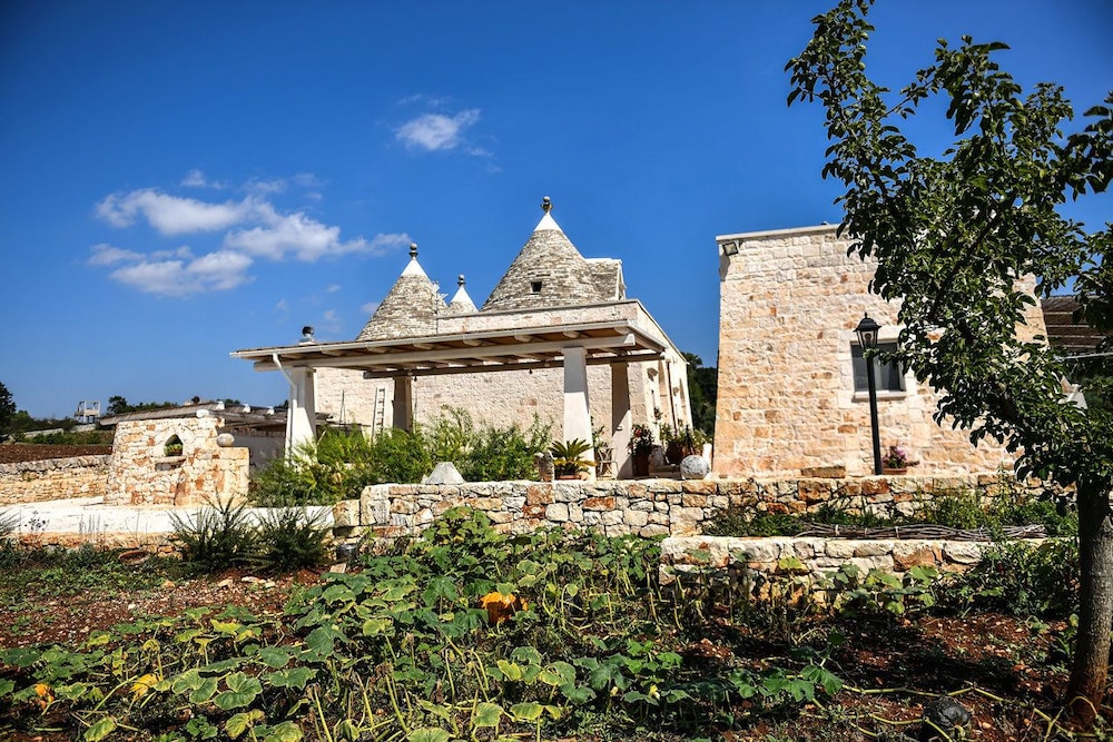 Trulli Laetitia