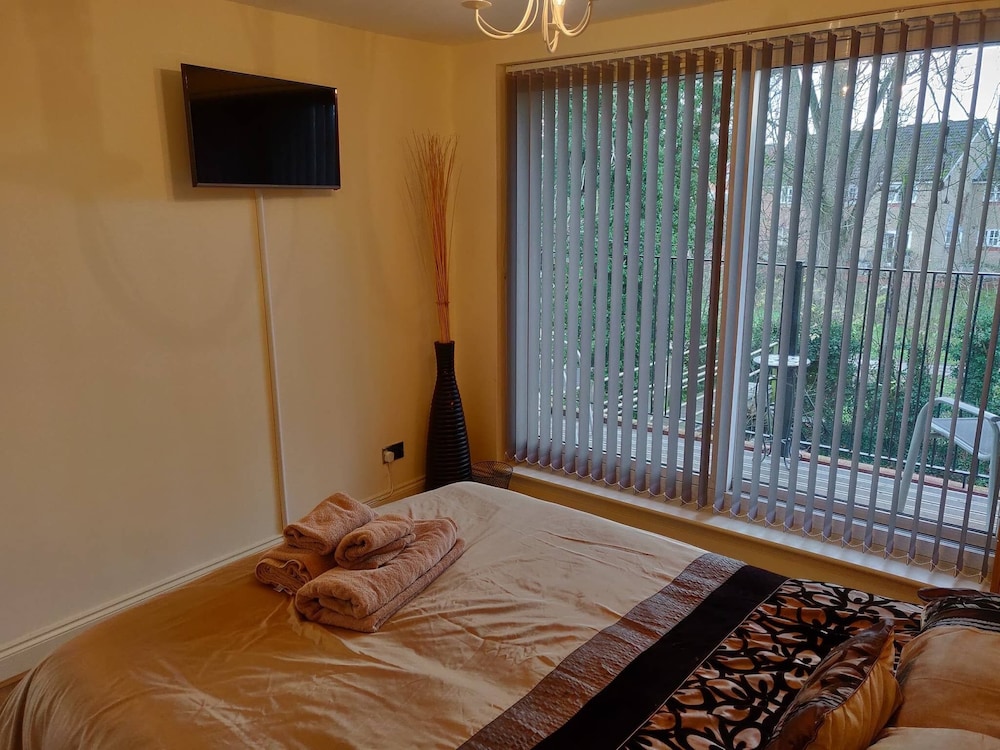 Waterfront Apartment In The Heart Of St Neots view 5