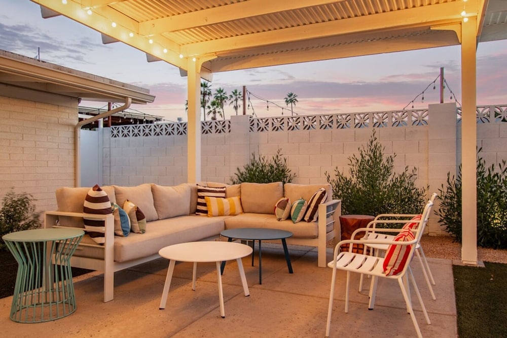 Northview Mid-century Escape Pool Firepit Bocce