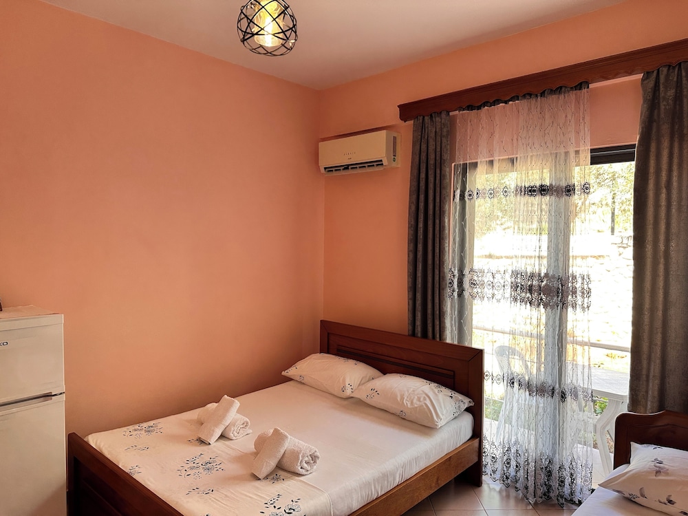 Apartments Meleqi