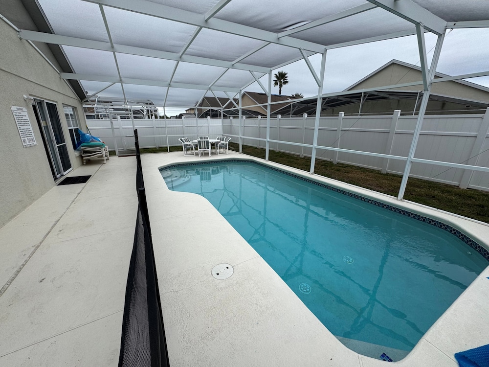 4 Bedroom, 3 Bath Hampton Lakes Home With Private Pool - Near Disney!