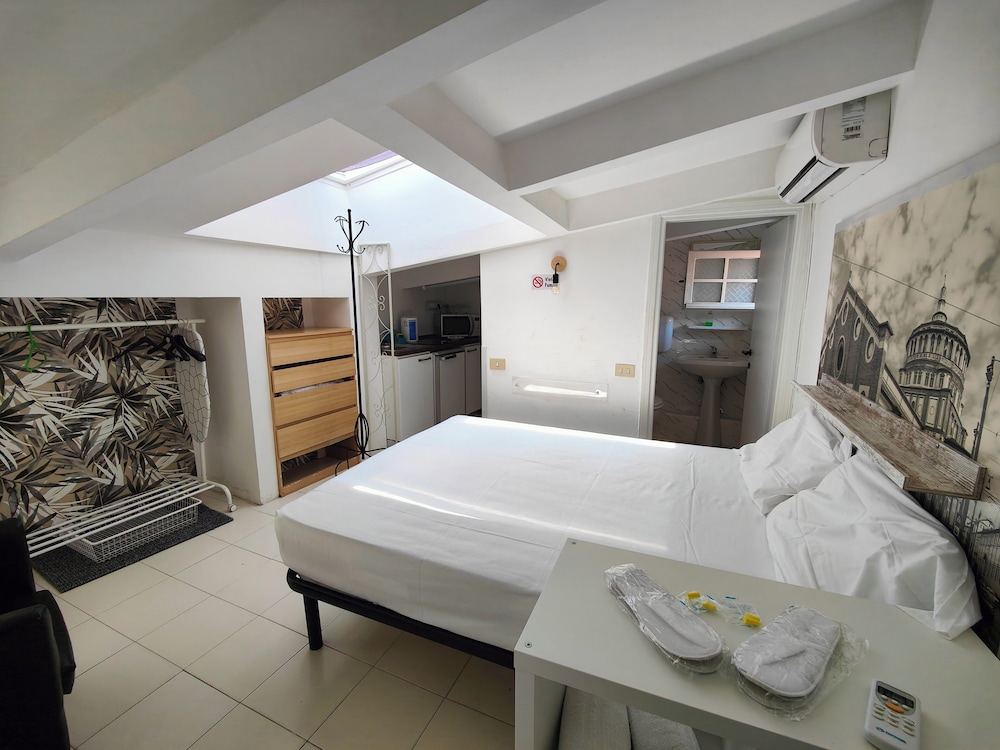 Mercanti Attic Version