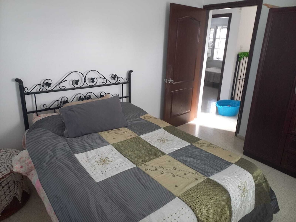 Beautiful and Large 3-bed Villa in Lapta, Cyprus view 3