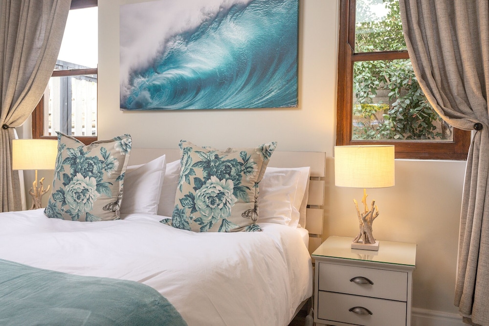 Sixteen Guest House on Main