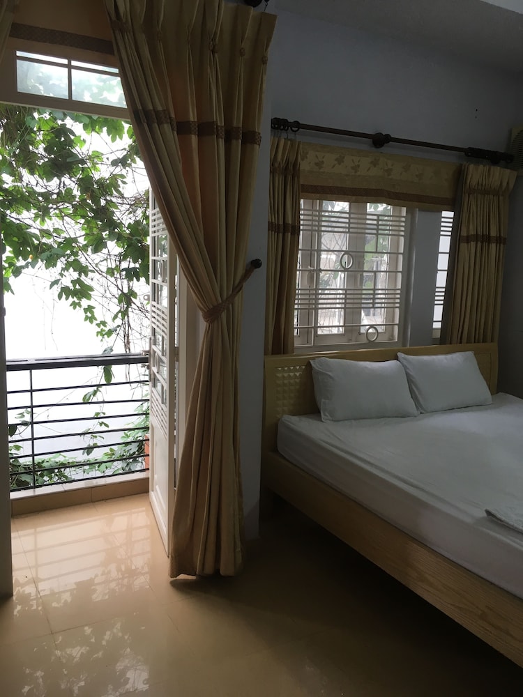 Drop By Saigon Hostel