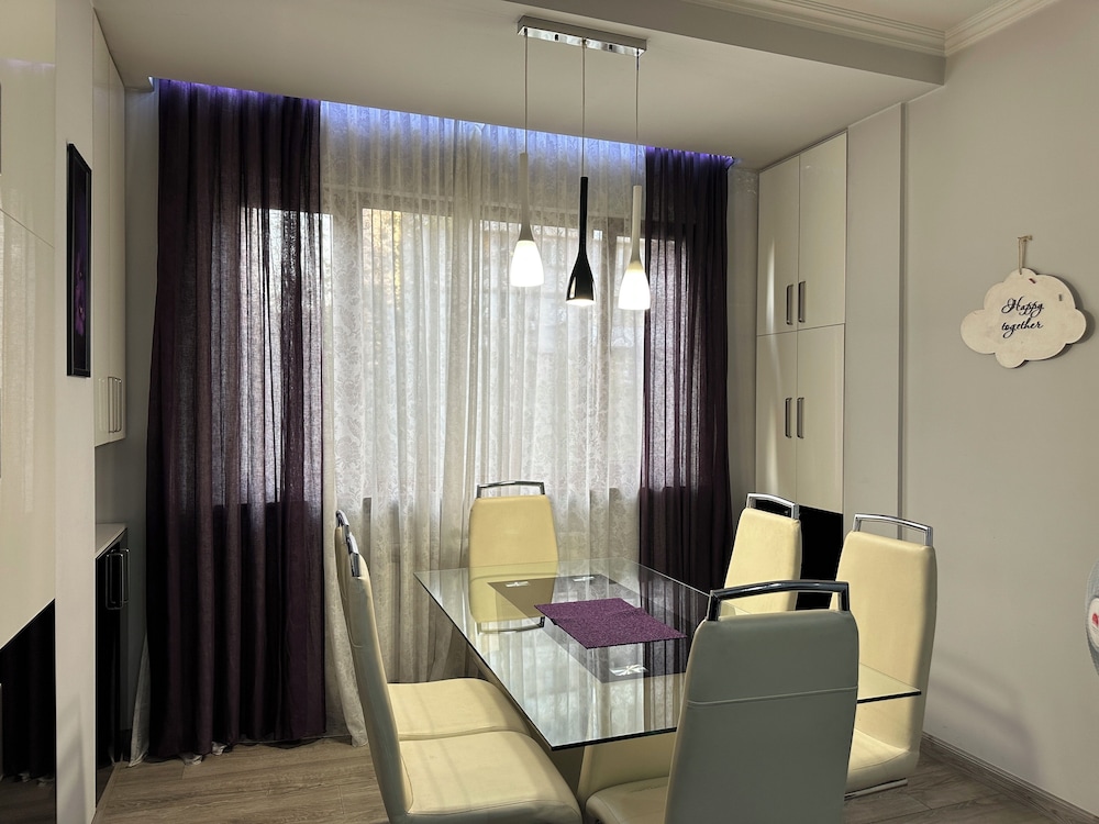 Apartment by Luxe Group MA777