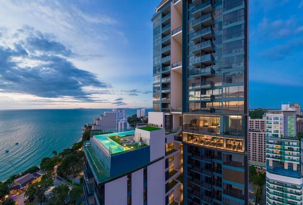 Sea View Luxury -best In Pattaya
