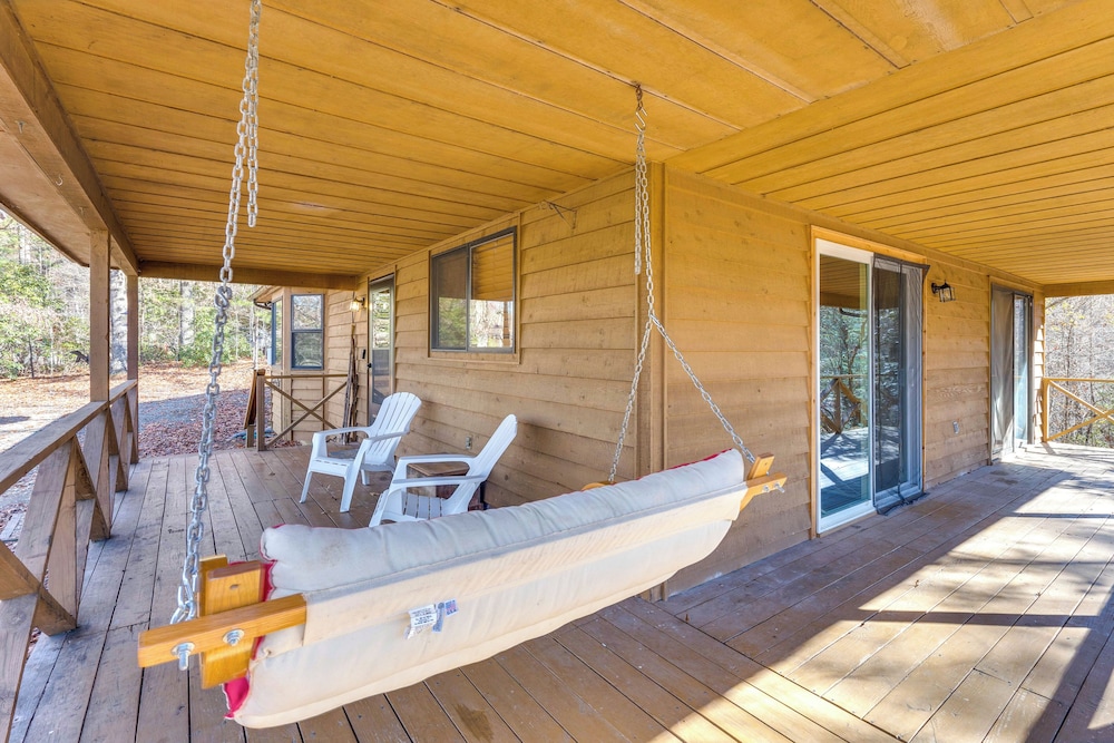Birdwatching, Board Games & Bbqs: Cabin in Murphy!