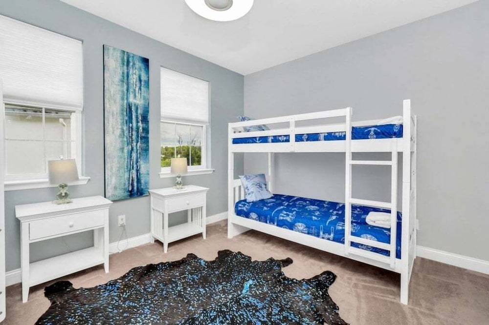 5 Bed Multiple Bunks Perfect For Kids With Pool! 5 Bedroom Townhouse