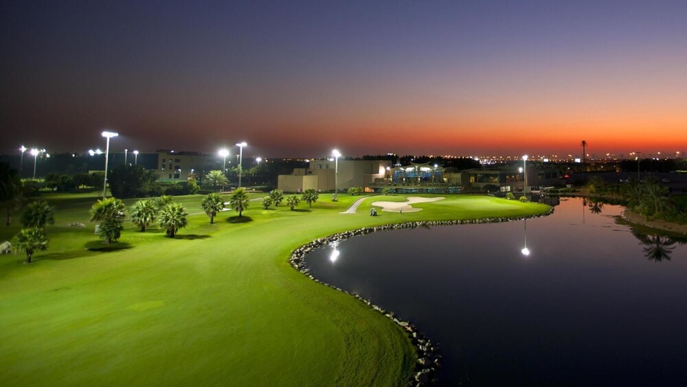 Luxury Furnished 3BR near LAKE Khalid