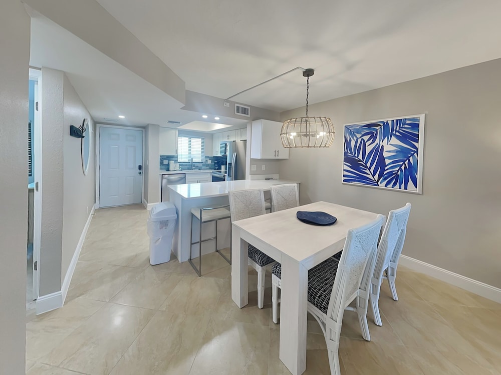 Seaside 3 by Distinctive Beach Rentals