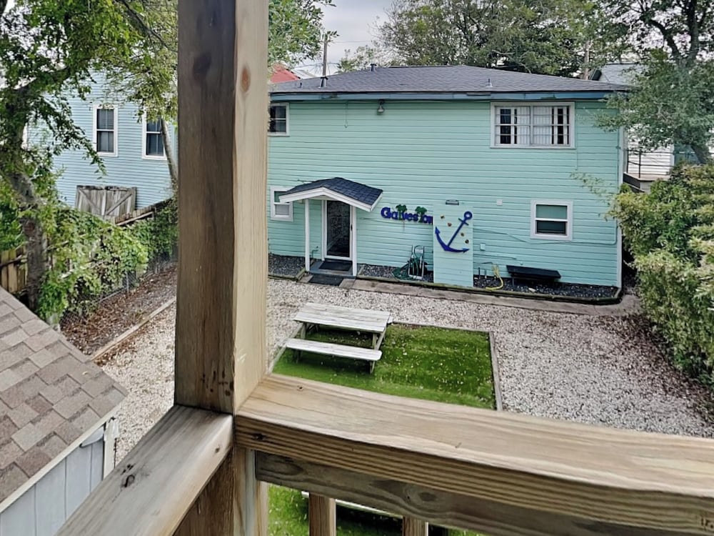 Pleasure Pier Retreat Manor by Ryson Vacation Rentals