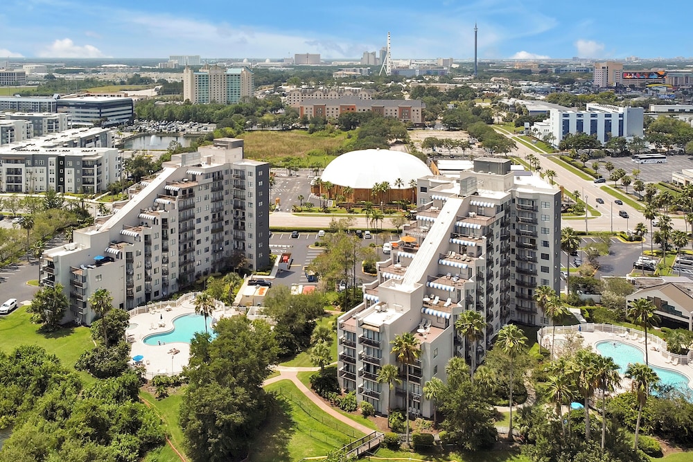 Cozy Condos Near Universal & Seaworld
