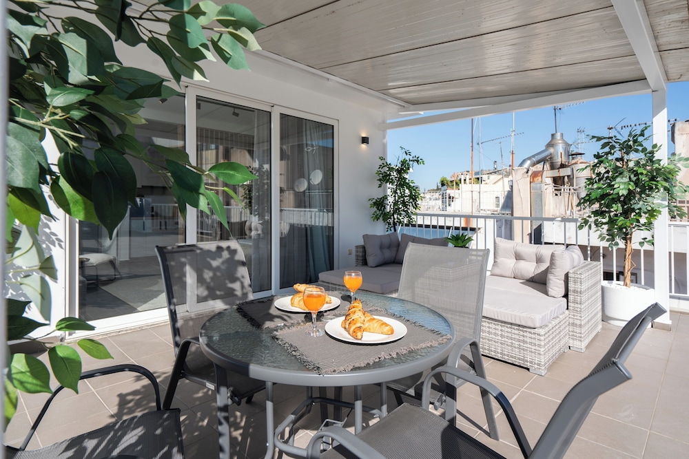 City View Penthouse with Large Terrace