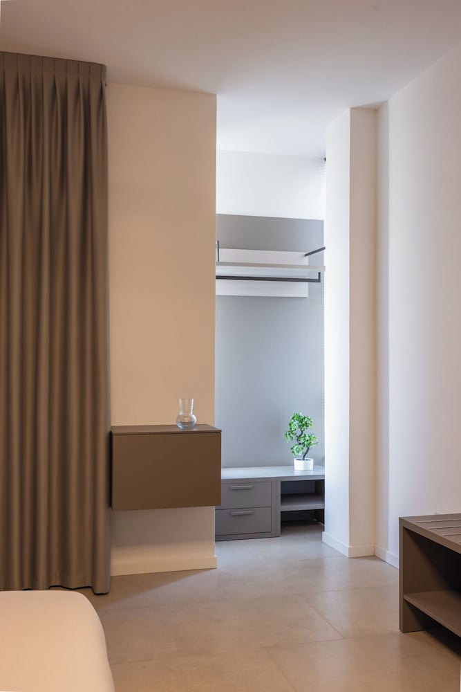 Luxury Station Suite