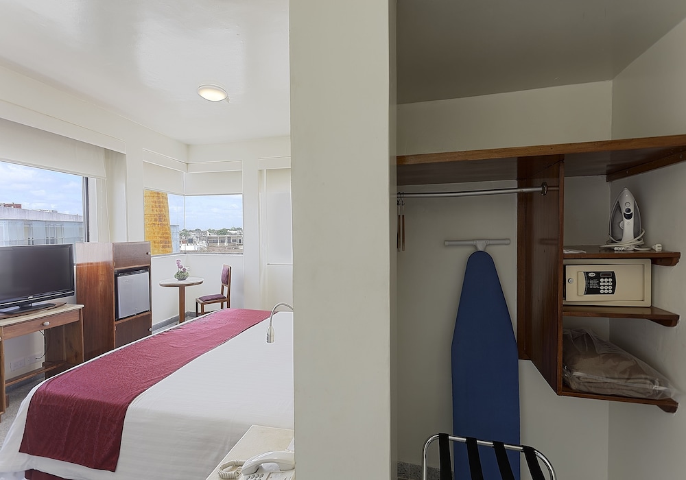 Villahermosa Vacations - Olmeca Plaza Urban Express - Property Image 5