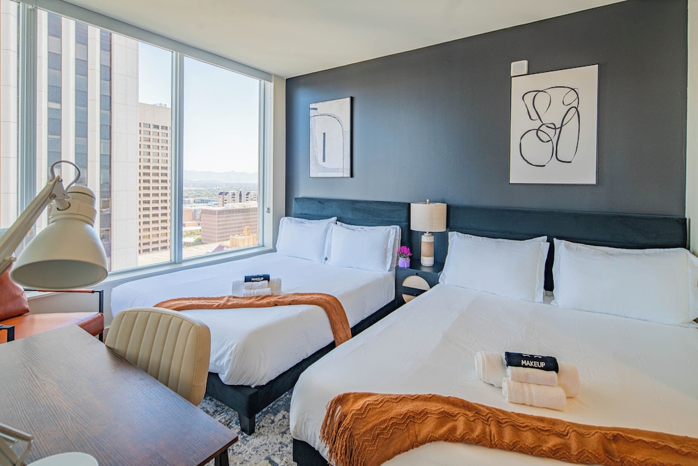 ROVE LIVING/KL - 44 Monroe
